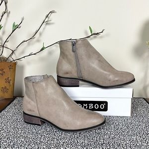 NIB Bamboo Saber Distressed Chelsea Casual Short Ankle Booties